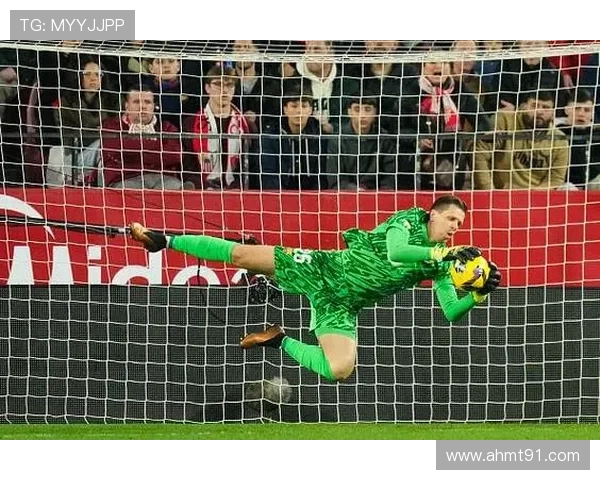 西甲巴萨因特尔施特根重伤紧急求援 什琴斯尼成新门将首选