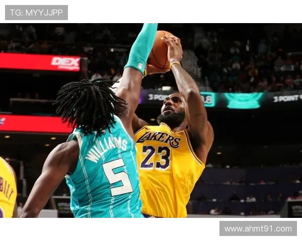 NBA主将缺阵之际无鲍蜂队由新秀扛旗强势爆发展现惊人潜力风采