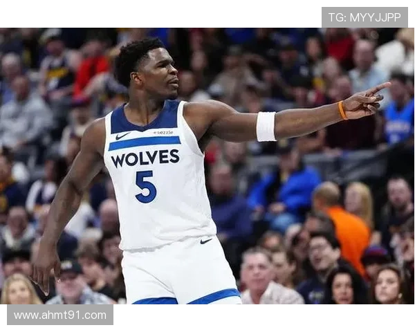 爱德华兹上半场表现亮眼15投6中三分球命中率不佳仍贡献17分1板2助